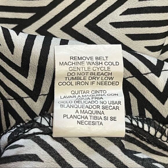 City Triangles Black & White Chevron Print Racer Back Romper Size S - Picture 14 of 14